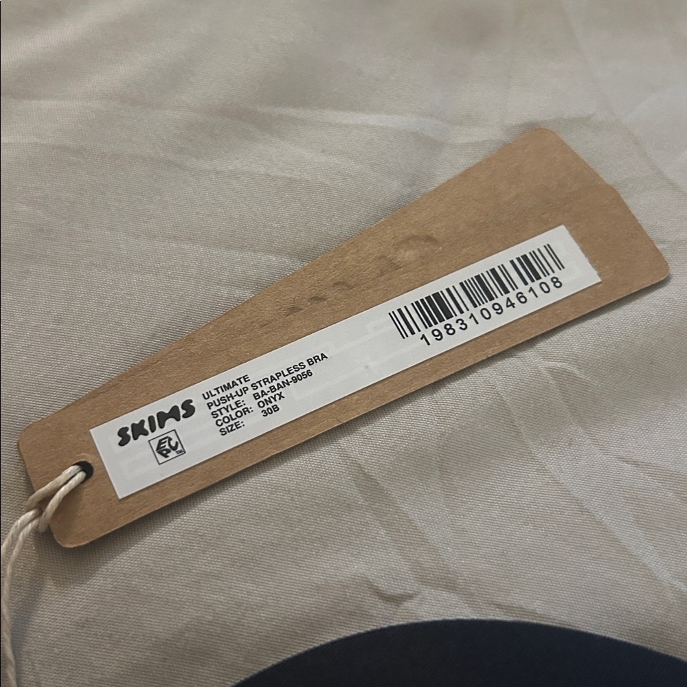 SKIMS Ultimate Strapless Push Up Bra NWT - Picture 3 of 10